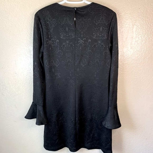 Libby Edelman Black Embossed Bell Sleeve Cocktail Mini Dress Size M NWT - Picture 3 of 10